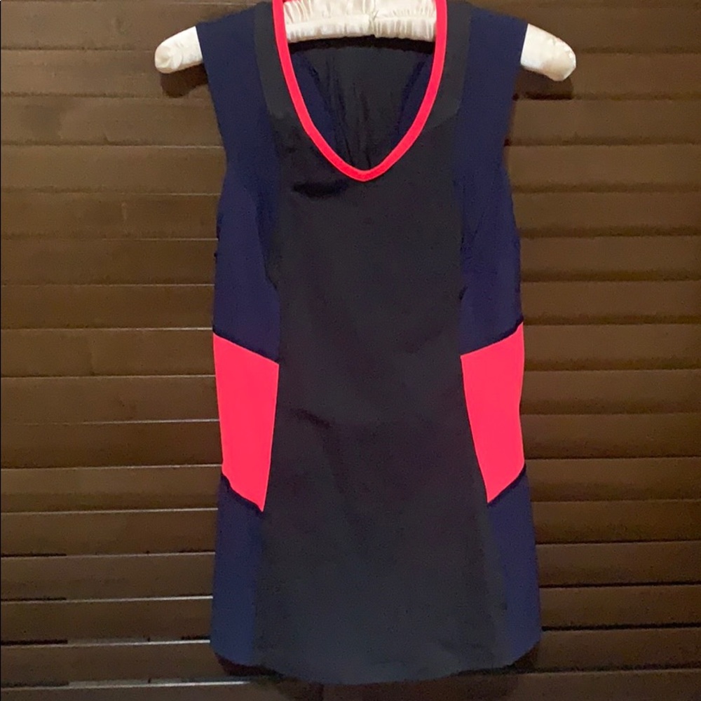 Lululemon tank size 4
